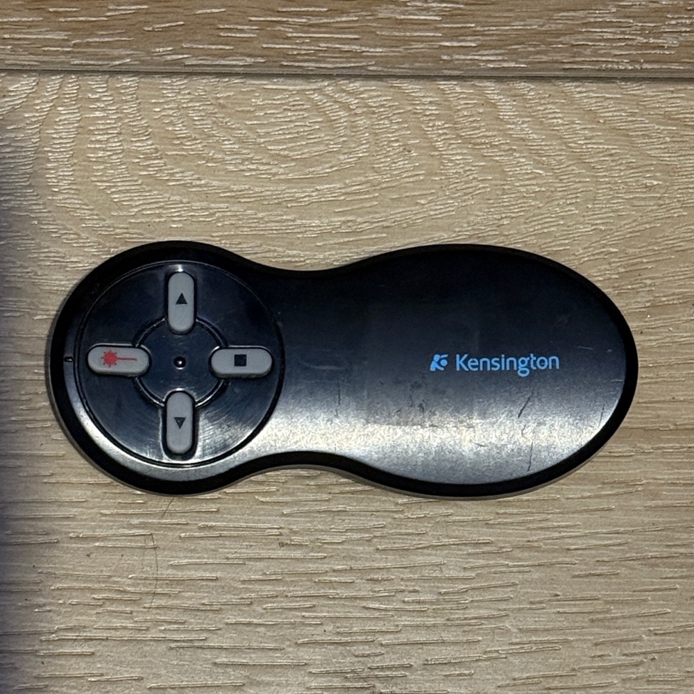 Kensington Black Wireless Presenter